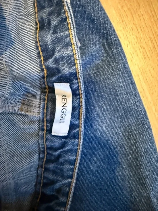 Classic High-Rise Women's Blue Jeans - Picture 3 of 4